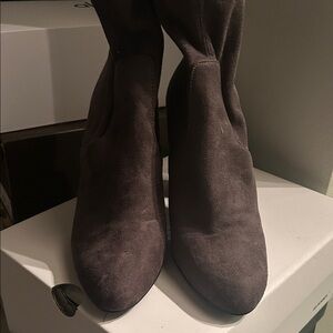 Elegant Gray Women's Boots